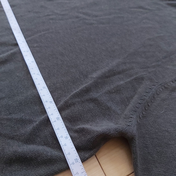 American Blue muted olive v neck - Picture 5 of 8